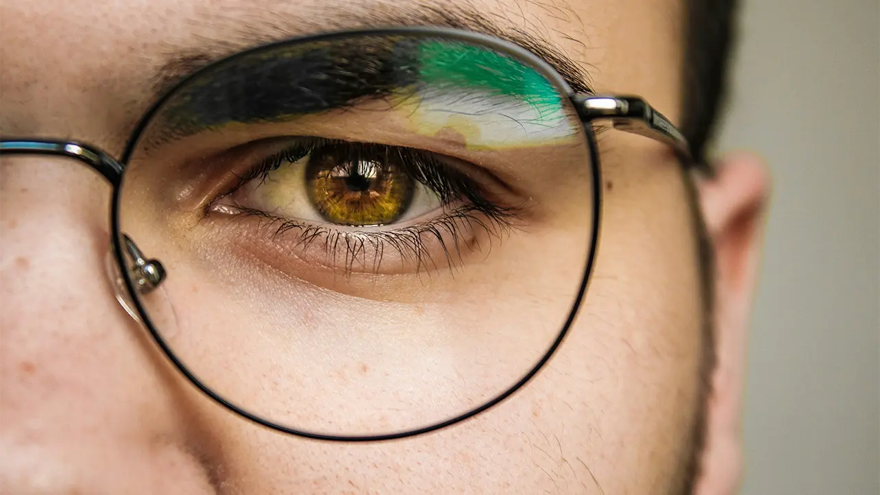 How Blue Light Glasses Improve Digital Eye Strain