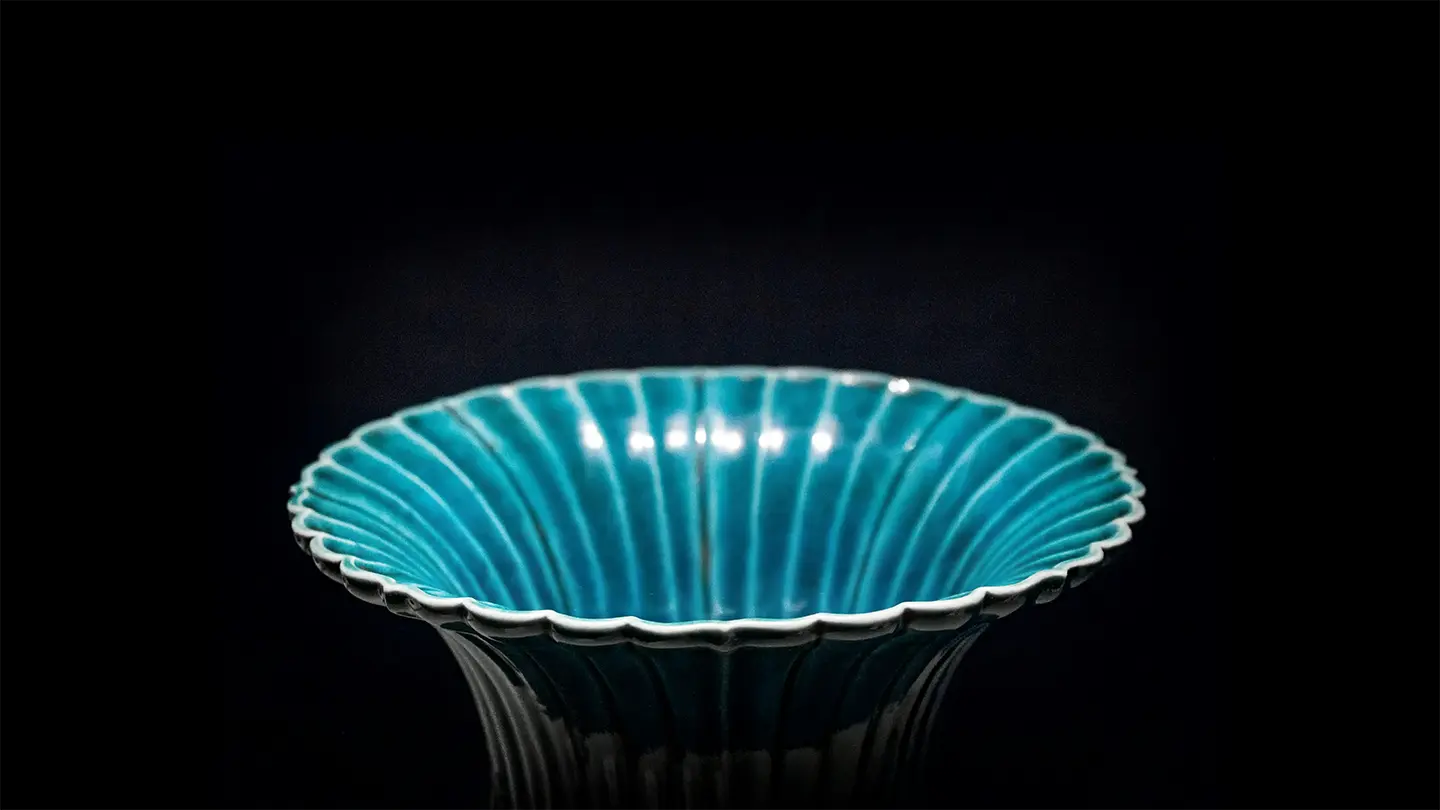 Vibrant Glass Art with Elegant Curves